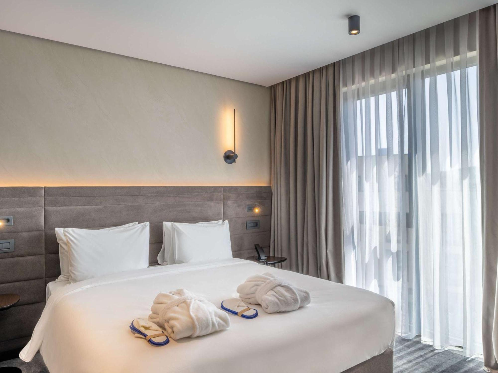 Novotel Tbilisi Center Eksteriør bilde