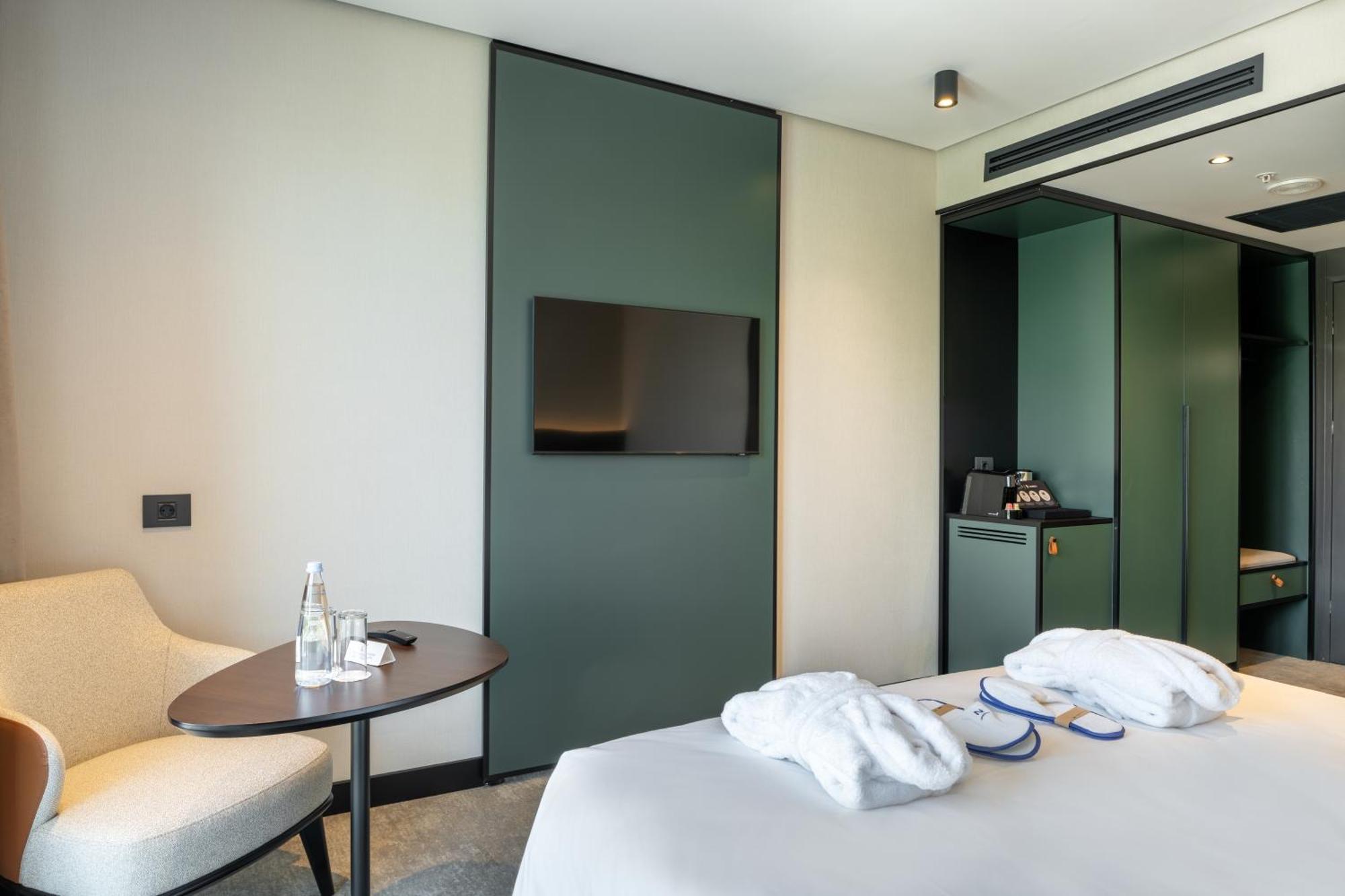 Novotel Tbilisi Center Eksteriør bilde